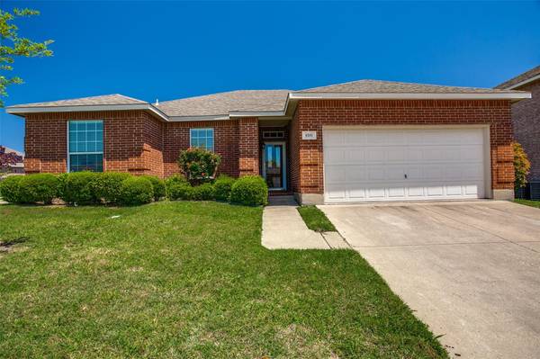 8201 Berrigan Drive, Arlington, TX 76002