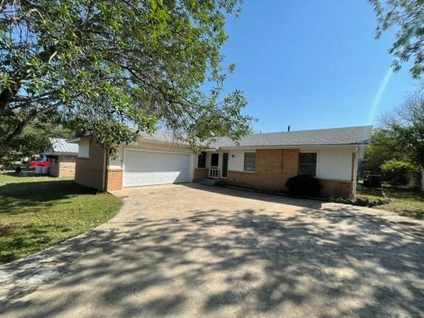 3410 4th Street, Brownwood, TX 76801