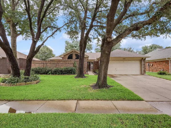 Grapevine, TX 76051,1825 Greenhaven Lane