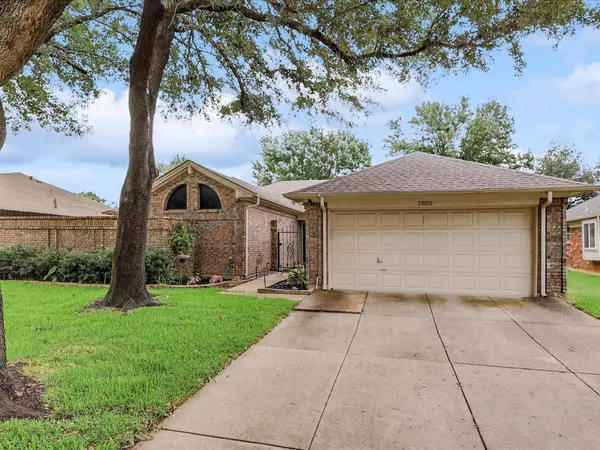 Grapevine, TX 76051,1825 Greenhaven Lane