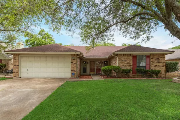 3408 Forest Creek Drive, Fort Worth, TX 76123