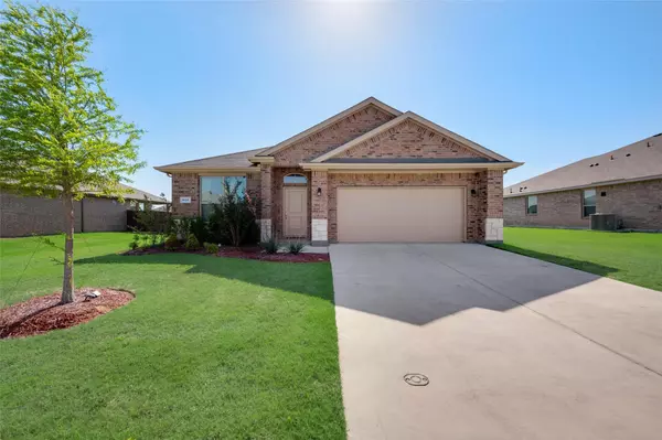 444 Windsail Lane, Azle, TX 76020