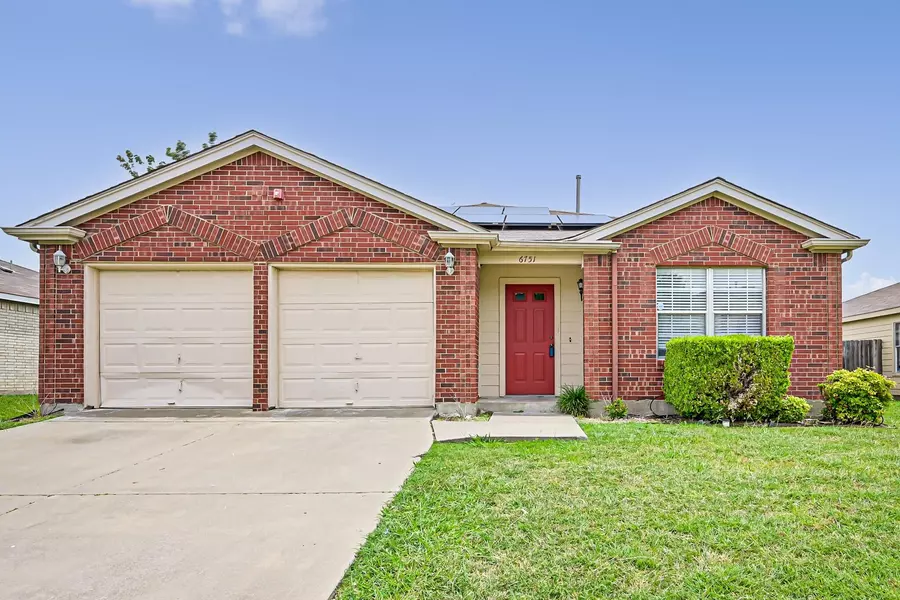 6751 Ambercrest Drive, Arlington, TX 76002