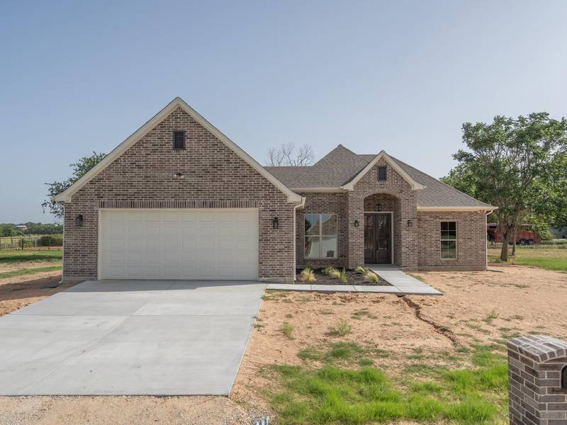 400 Weaver Creek Court, Lipan, TX 76462