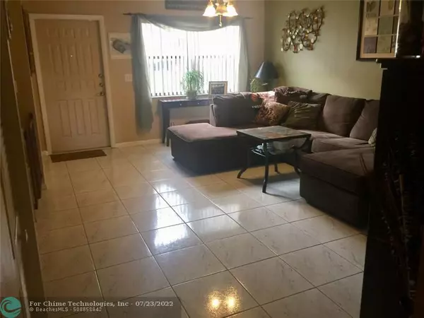 Coral Springs, FL 33071,9761 Riverside Dr  #75-1