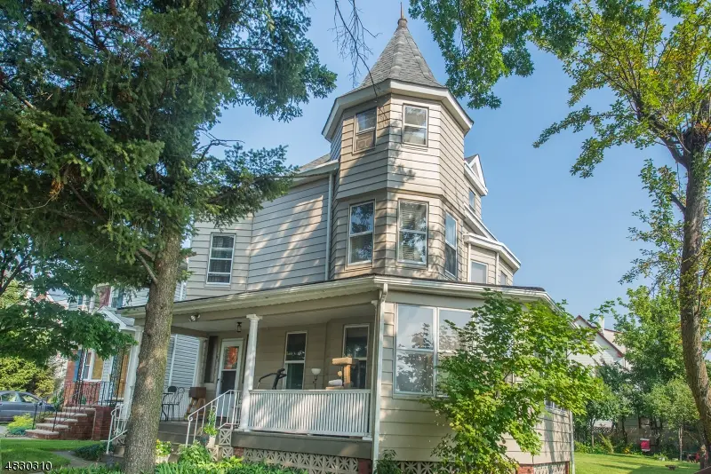 90 ARLINGTON AVE, Clifton City, NJ 07011