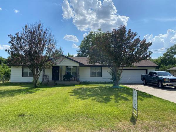 2907 Henry Road, Lancaster, TX 75134