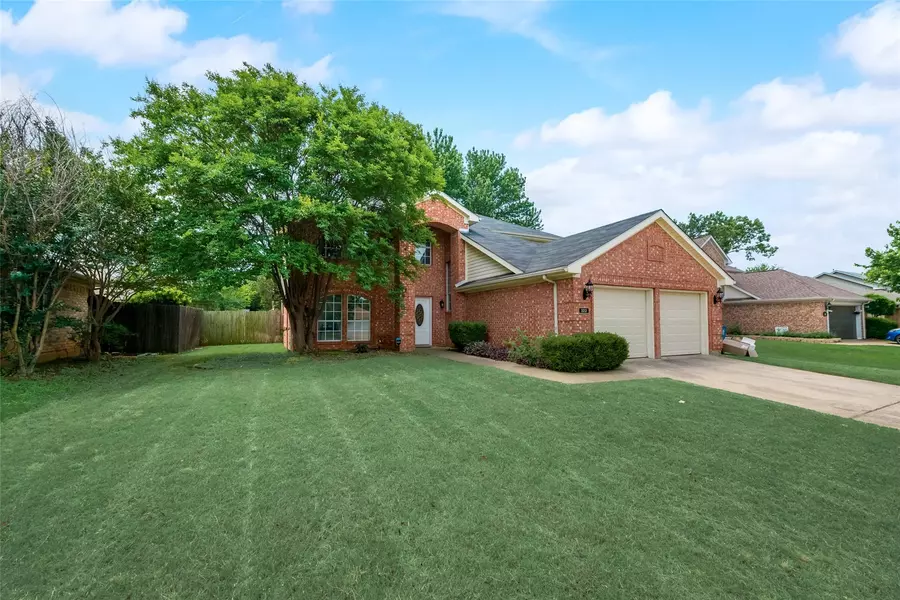 322 Ashley Oak Lane, Lake Dallas, TX 75065