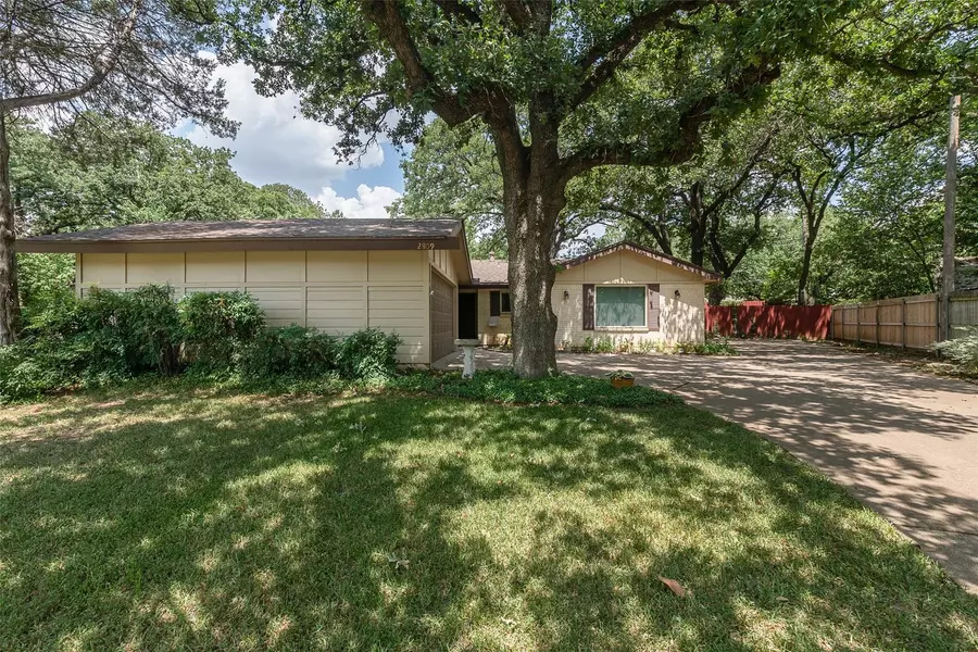 2809 Victor Court, Arlington, TX 76013