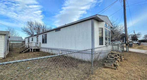 112 Ebner Street, Graford, TX 76449