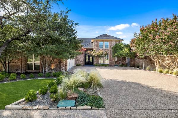 14929 Oaks North Drive, Addison, TX 75254