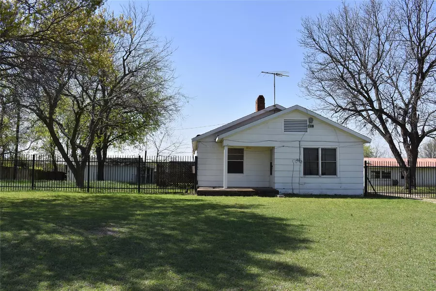 1402 Dowdy Ferry Road, Hutchins, TX 75141