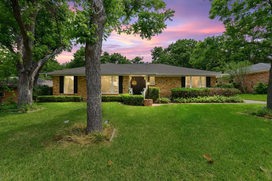 2362 Oldbridge Drive, Dallas, TX 75228