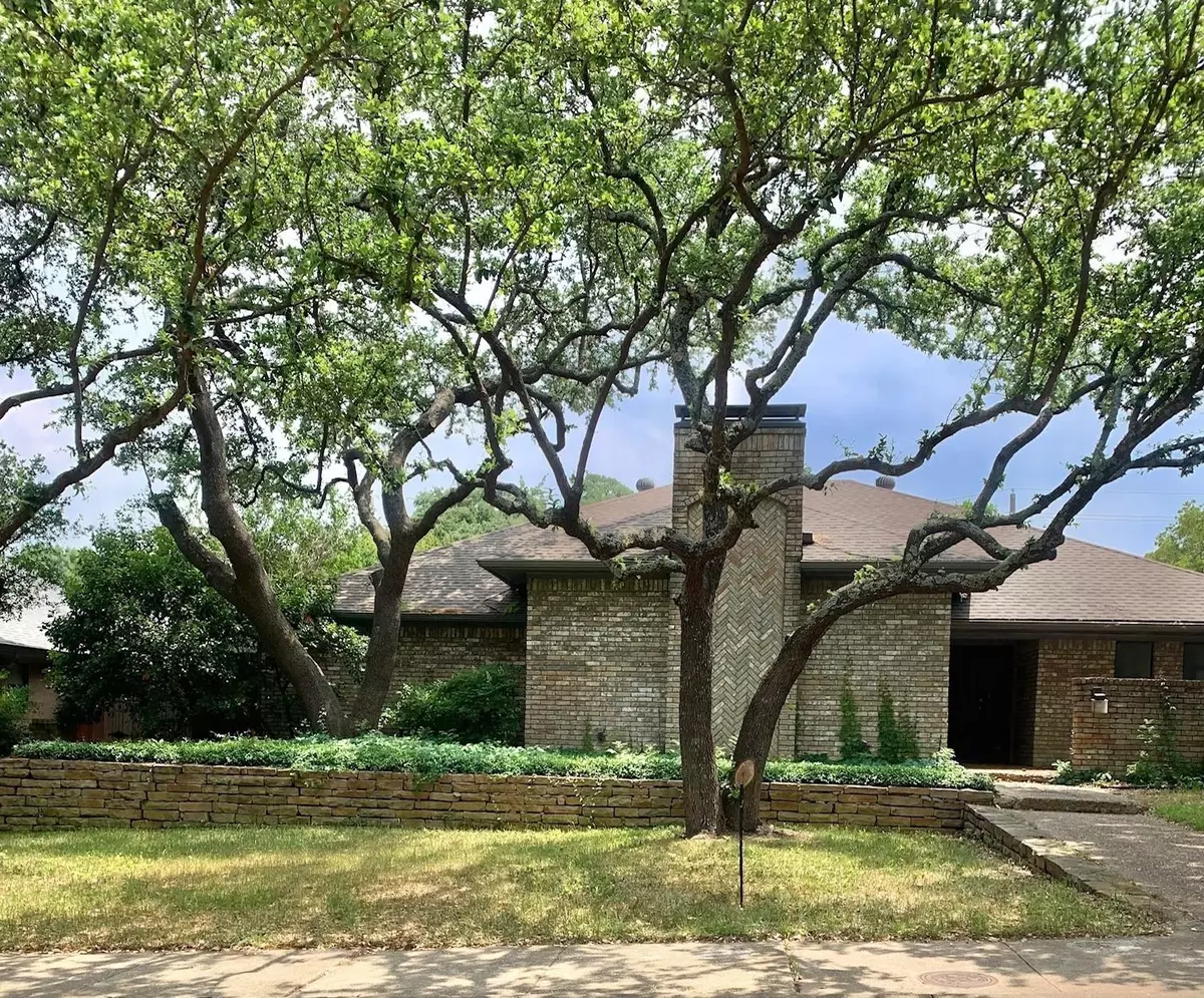 Dallas, TX 75231,9614 Windy Terrace Drive