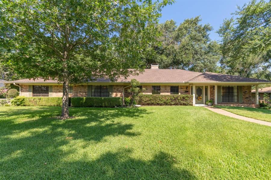 4 Morgan Lane, Greenville, TX 75402