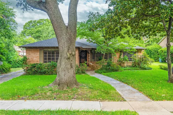 Dallas, TX 75214,6362 Saratoga Circle