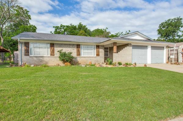 1420 Cloverdale Drive, Fort Worth, TX 76134