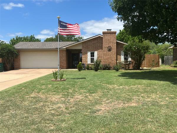 1109 Corvadura Street, Graham, TX 76450