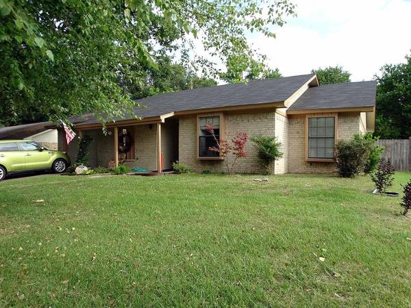 704 Southoak Drive, Athens, TX 75751