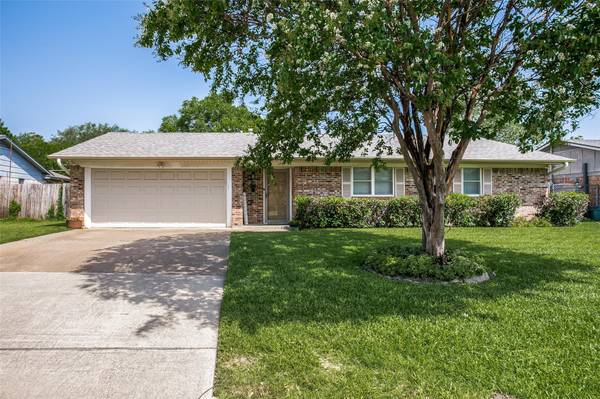 909 Keller Avenue, Benbrook, TX 76126