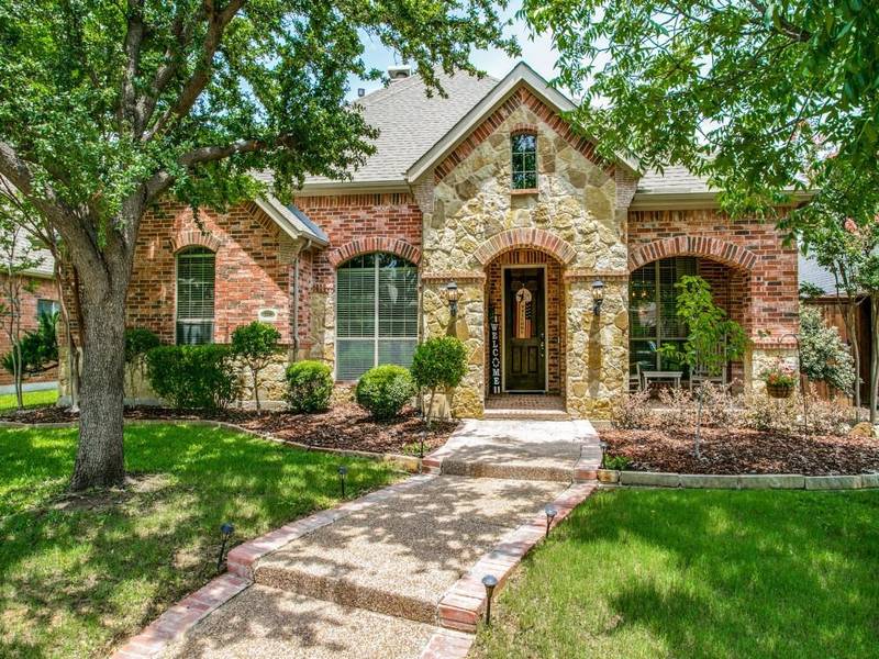 2295 Sir Amant Drive, Lewisville, TX 75056