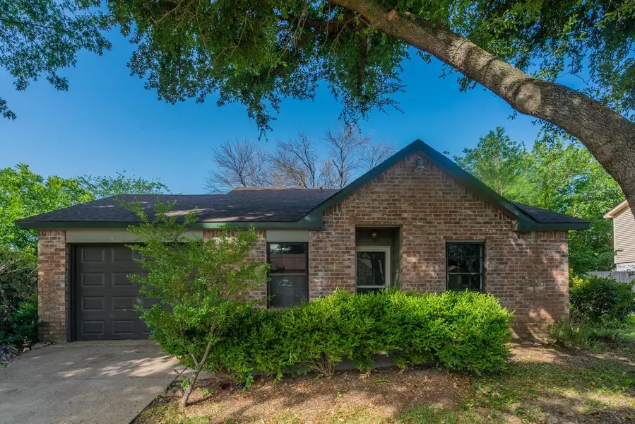 805 Pine Mountain Drive, Burleson, TX 76028