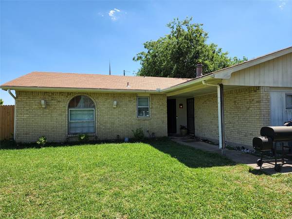 1106 Nancy Lane, Lancaster, TX 75134