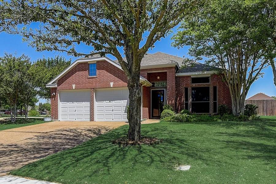 7028 Orion Drive, Grand Prairie, TX 75054