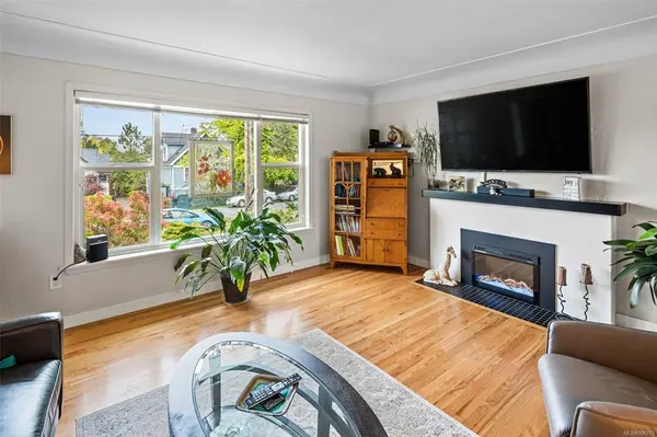 Saanich, BC V9A 1J8,247 Obed Ave