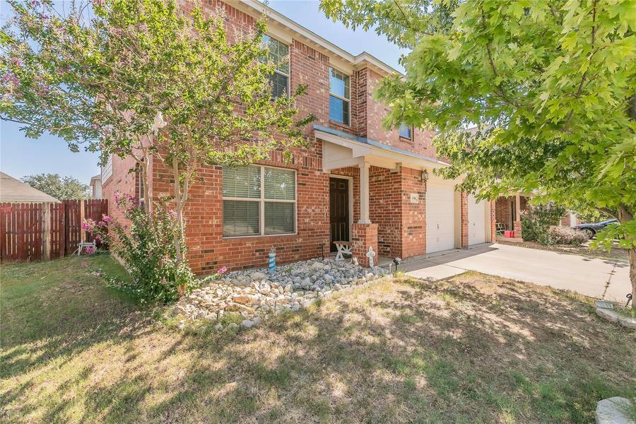 1208 Boxwood Drive, Crowley, TX 76036