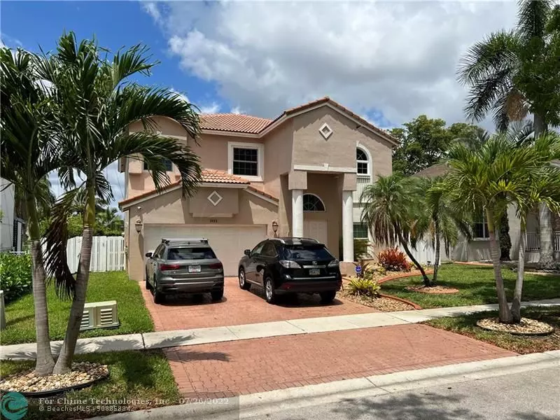 1044 NW 184th Way, Pembroke Pines, FL 33029