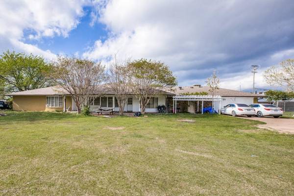 345 Cole Road,  Red Oak,  TX 75154