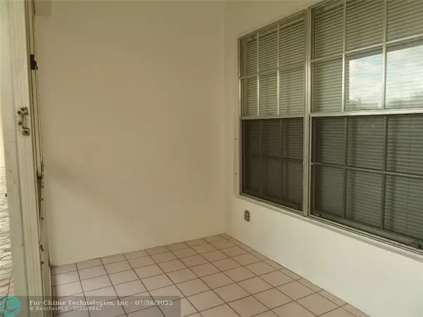 Pompano Beach, FL 33060,490 SE 19th Ave  #105