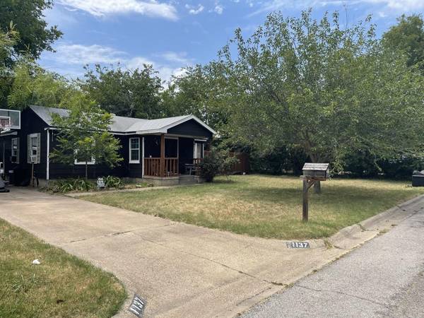 1137 Long Avenue, River Oaks, TX 76114