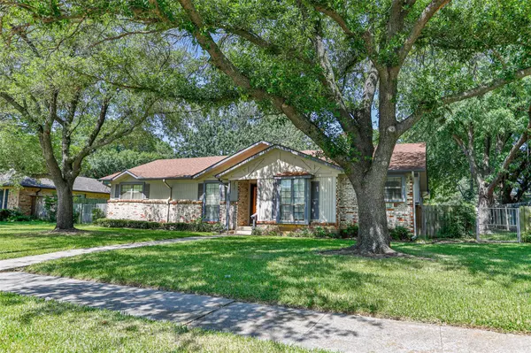 1007 Rosedale Drive,  Gainesville,  TX 76240