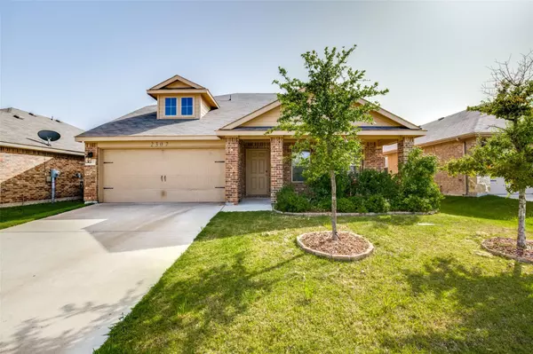 2307 Julia Lane, Forney, TX 75126