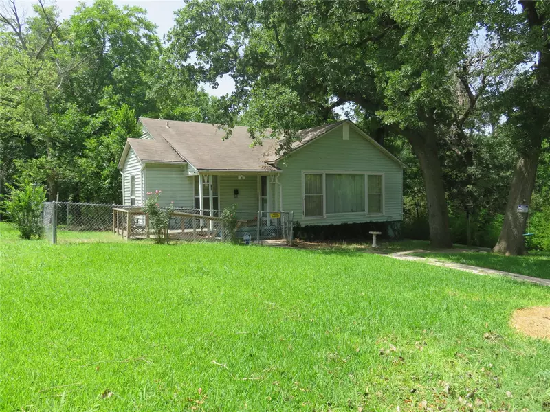 76 Vaughn Drive, Denison, TX 75020