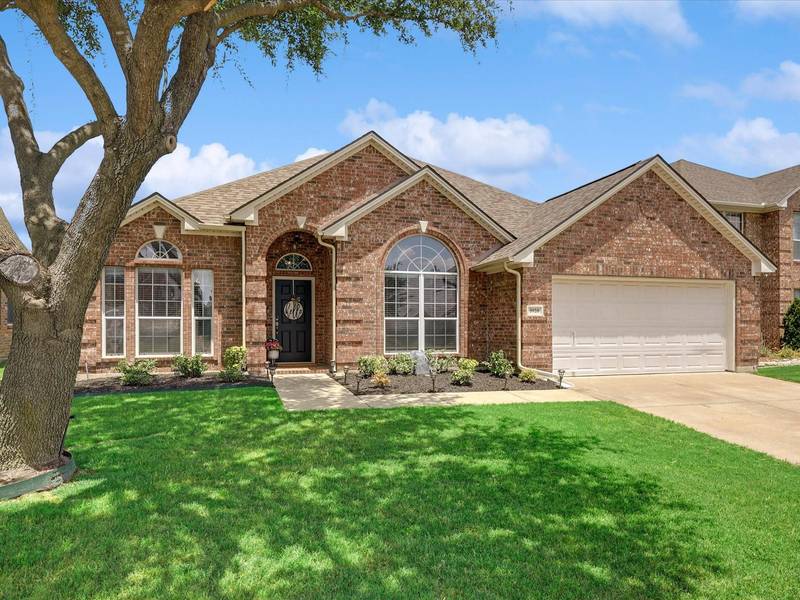 5928 Lorenzo Drive, Grand Prairie, TX 75052