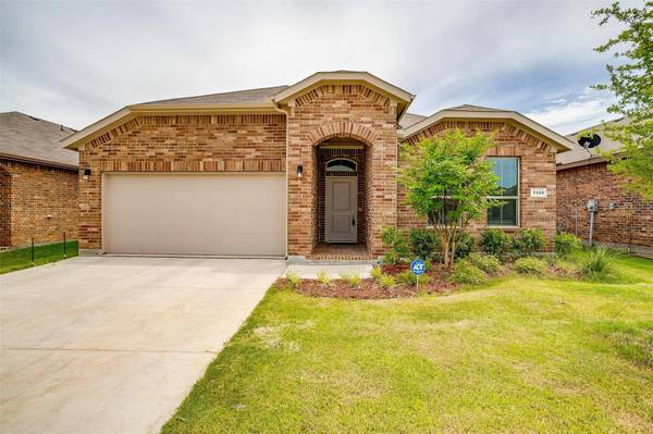 1120 Nicole Way,  Burleson,  TX 76028