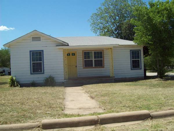 2201 Avenue D, Brownwood, TX 76801