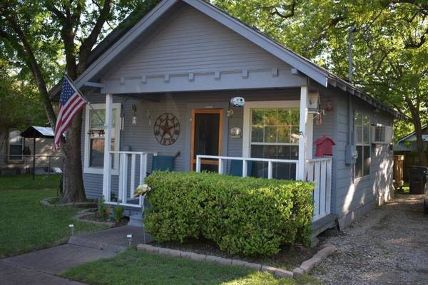 408 S Elm Street, Kemp, TX 75143