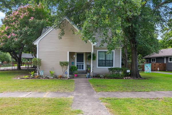 601 SW 3rd Street, Kerens, TX 75144