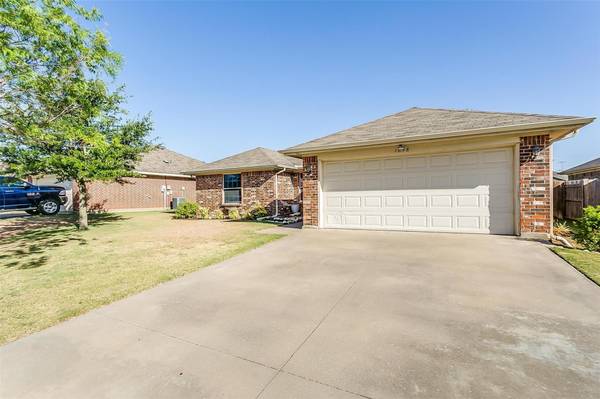 1638 Turtledove Drive, Cleburne, TX 76033