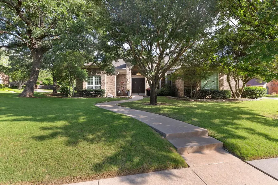 1300 Woodlake Drive, Corinth, TX 76210