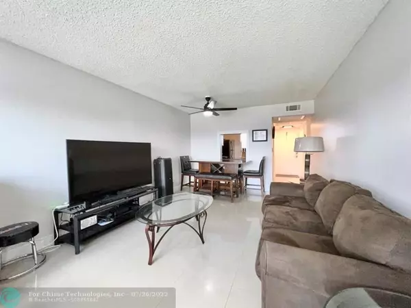 Deerfield Beach, FL 33064,4311 Crystal Lake Dr  #417