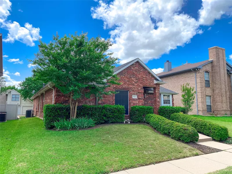 924 Fenimore Drive, Lewisville, TX 75077