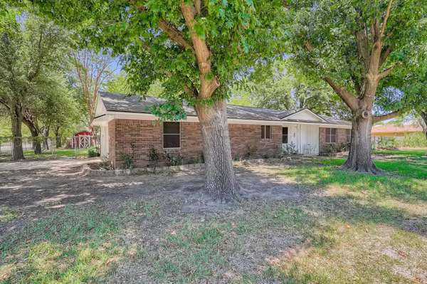 1126 Nadine Lane, Grand Prairie, TX 75052