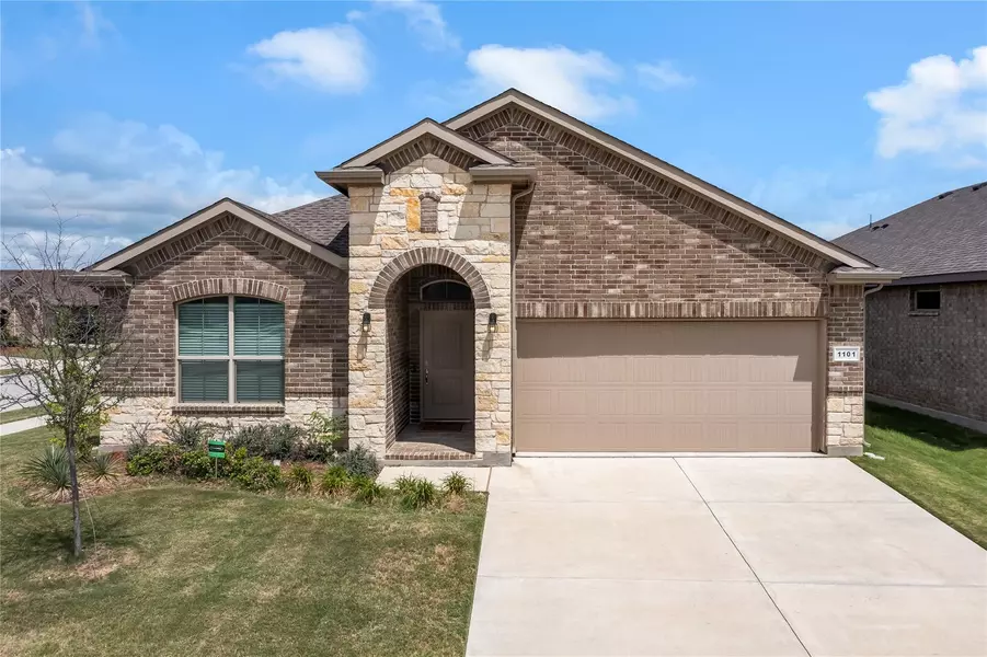 1101 Twin Brooks Lane, Fort Worth, TX 76177