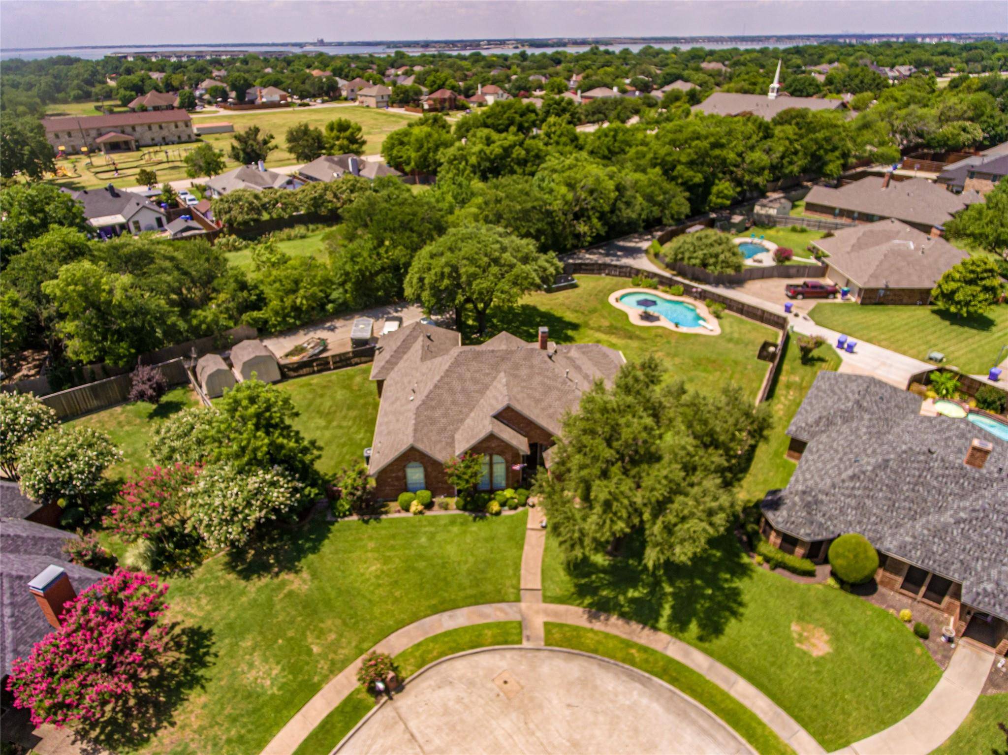 8509 Captains Court, Rowlett, TX 75088