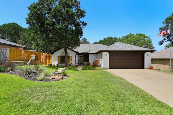 103 Hilltop Drive, Kennedale, TX 76060